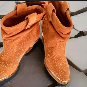 Gianni Bini Suede Boots, Western, Suede Studded Boots, 7, New …